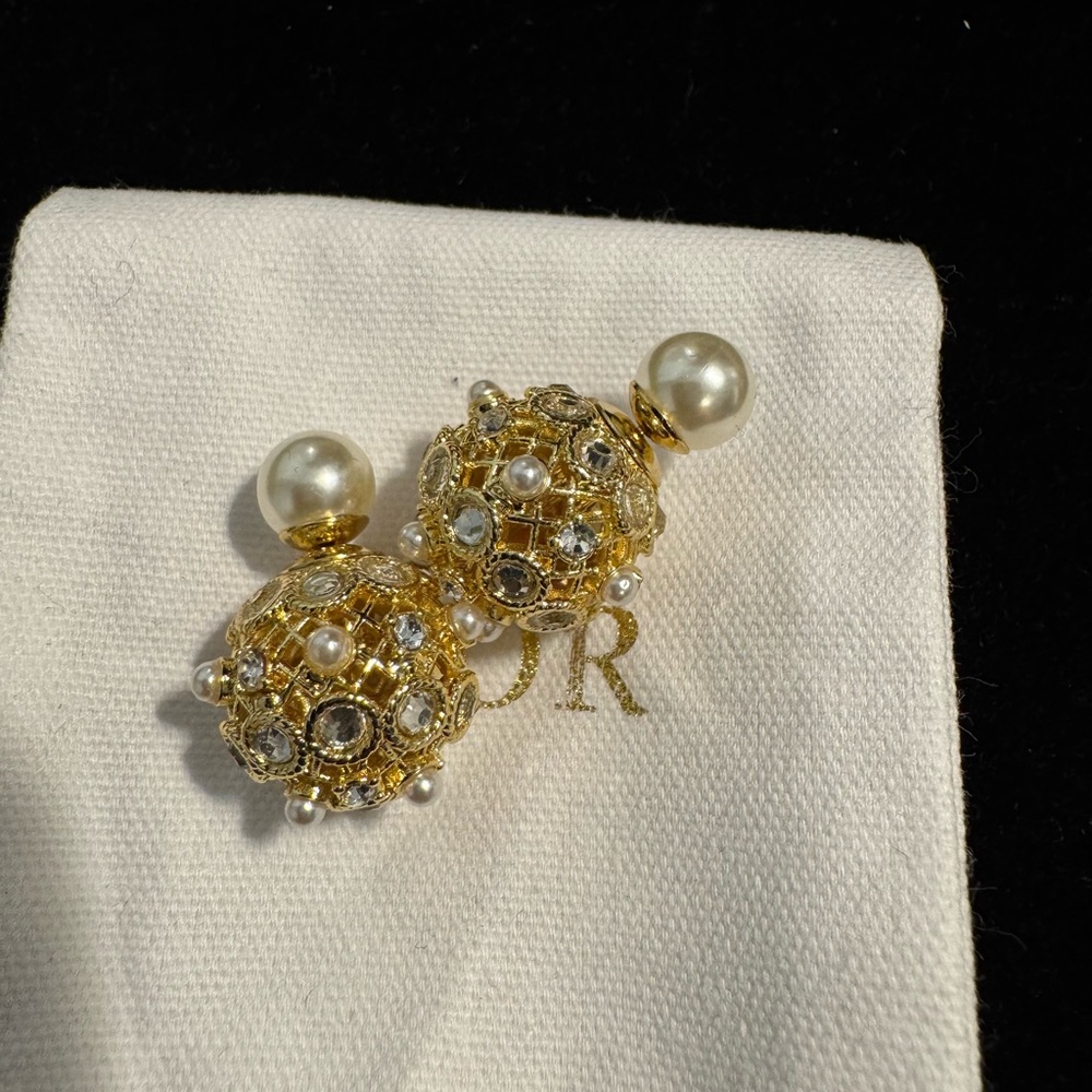 Dior Elegant Gold and Pearl Earrings - Picture 1 of 4